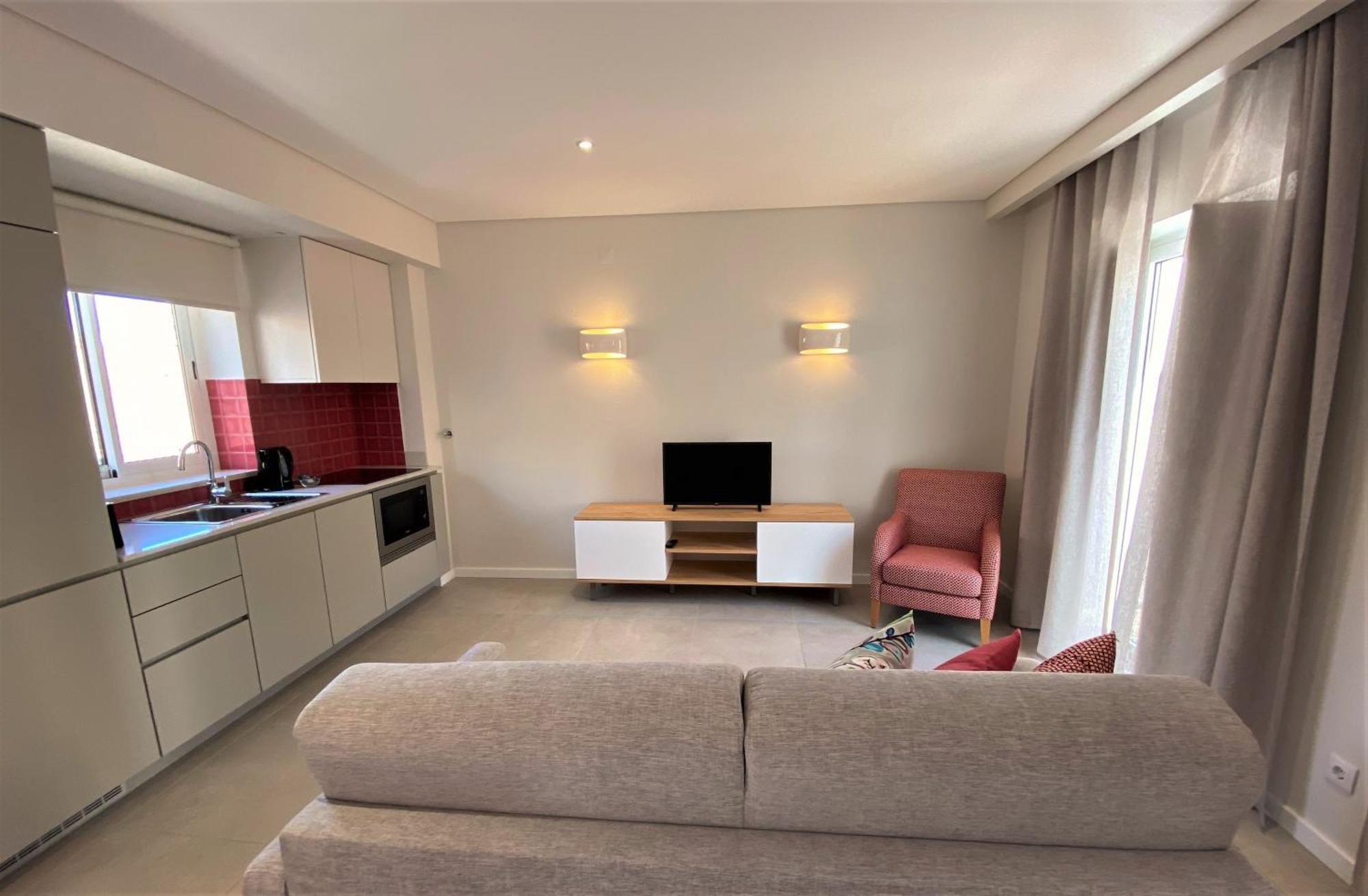 Cardeal Suites & Apartments Faro Room photo